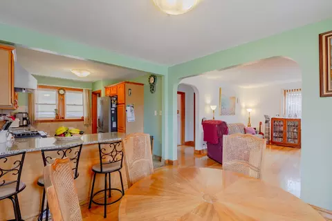 Dining - 6410 Sinclair Ave, Berwyn, IL 60402 photo 2 of 2