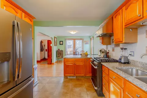 Kitchen - 6410 Sinclair Ave, Berwyn, IL 60402 photo 3 of 3