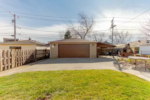 Exterior - 6410 Sinclair Ave, Berwyn, IL 60402 photo 6 of 6