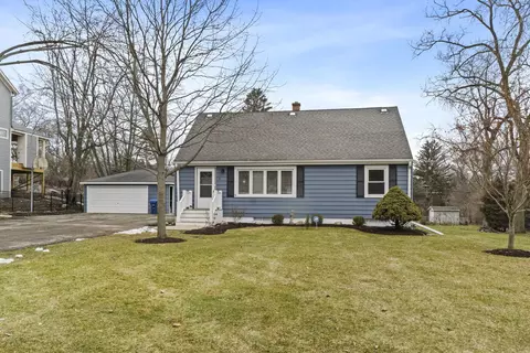 596 Hitchcock Ave, Lisle, IL 60532