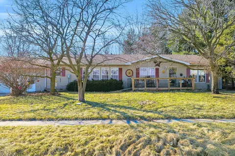 402 S State St, Bellflower, IL 61724