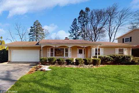 395 Spruce Ln, Crystal Lake, IL 60014