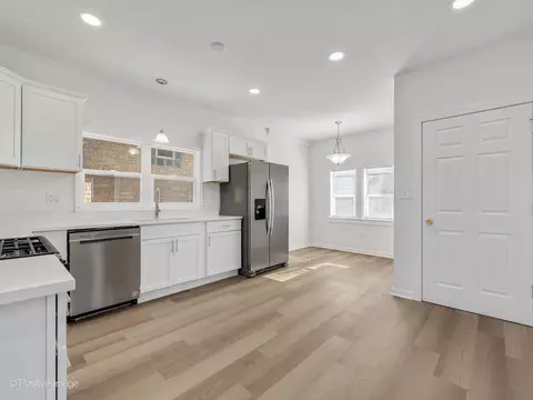 Kitchen - 7441 W 56th Pl, Summit, IL 60501 photo 1 of 4
