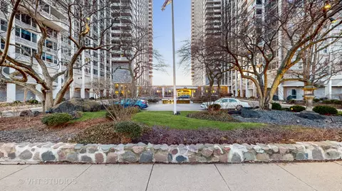 4250 N Marine Dr #621, Chicago, IL 60613
