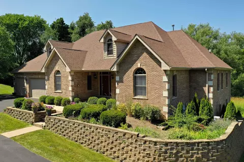 6771 W Creekside Dr, Long Grove, IL 60047