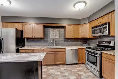 Kitchen - 830 Brian Ct, Gurnee, IL 60031 photo 2 of 3