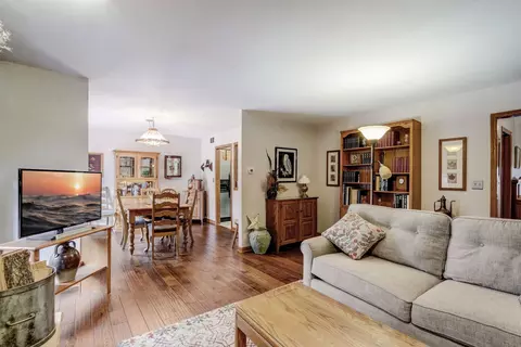 Living - 830 Brian Ct, Gurnee, IL 60031 photo 2 of 2