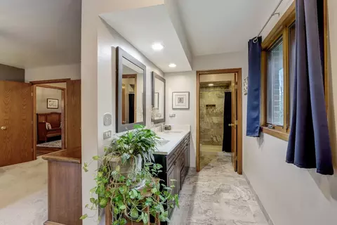 Bath - 830 Brian Ct, Gurnee, IL 60031 photo 1 of 3