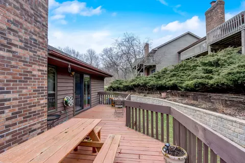 Exterior - 830 Brian Ct, Gurnee, IL 60031 photo 4 of 9