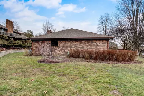 Exterior - 830 Brian Ct, Gurnee, IL 60031 photo 8 of 9