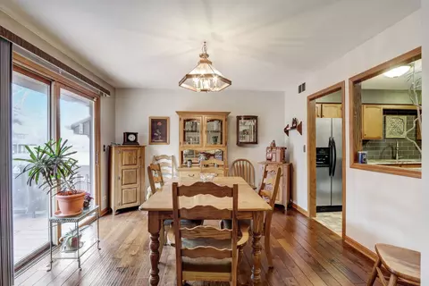 Dining - 830 Brian Ct, Gurnee, IL 60031 photo 1 of 1