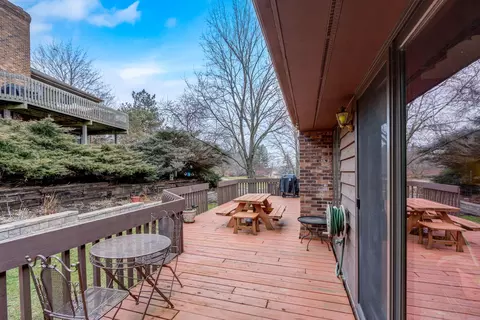 Exterior - 830 Brian Ct, Gurnee, IL 60031 photo 3 of 9