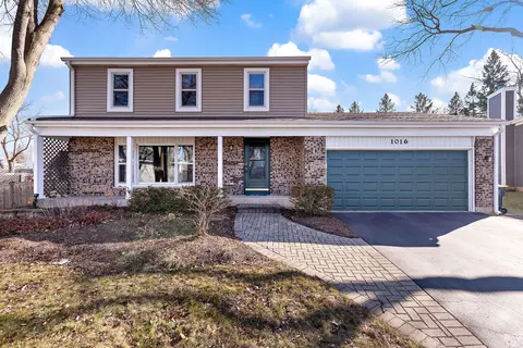 1016 Evergreen Dr, Carol Stream, IL 60188