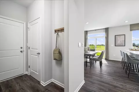 Entry Way - 1319 Wake Robin Ln, Bartlett, IL 60103 photo 2 of 2