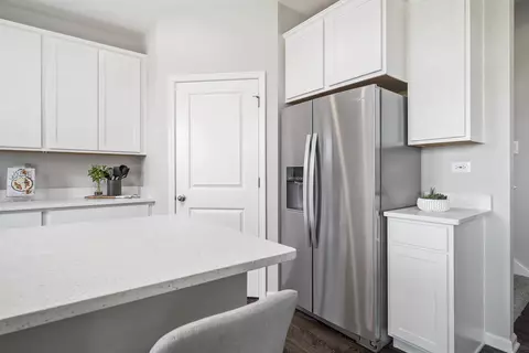 Kitchen - 1319 Wake Robin Ln, Bartlett, IL 60103 photo 4 of 4