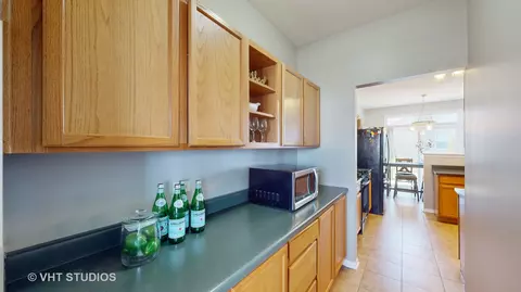 Kitchen - 721 Ryegrass Trl, Aurora, IL 60504 photo 1 of 5