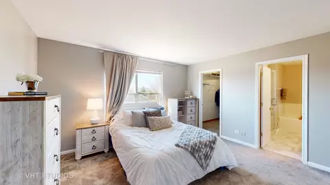 Bedroom - 721 Ryegrass Trl, Aurora, IL 60504 photo 4 of 9