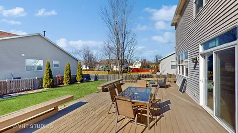 Exterior - 721 Ryegrass Trl, Aurora, IL 60504 photo 6 of 8