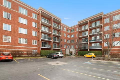 5340 N Lowell Ave #404, Chicago, IL 60630