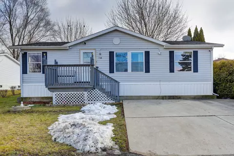 158 Port, Lakemoor, IL 60051