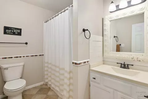 Bath - 4702 Overland Trl, Mchenry, IL 60050 photo 1 of 1