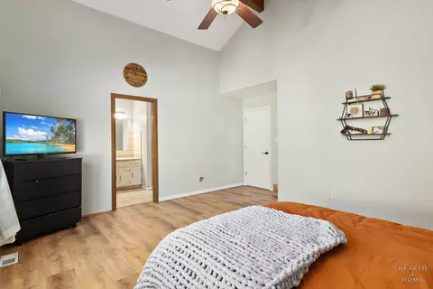 Bedroom - 4702 Overland Trl, Mchenry, IL 60050 photo 2 of 3