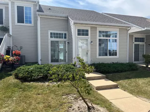 354 Magnolia Ct #354, Bolingbrook, IL 60440