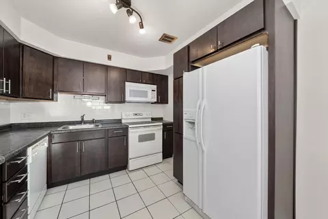 Kitchen - 2772 E 75th St #5HS, Chicago, IL 60649 photo 3 of 5