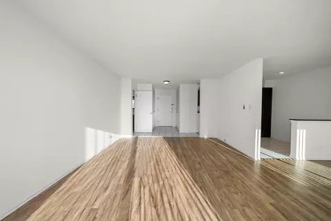 Entry Way - 2772 E 75th St #5HS, Chicago, IL 60649 photo 1 of 1