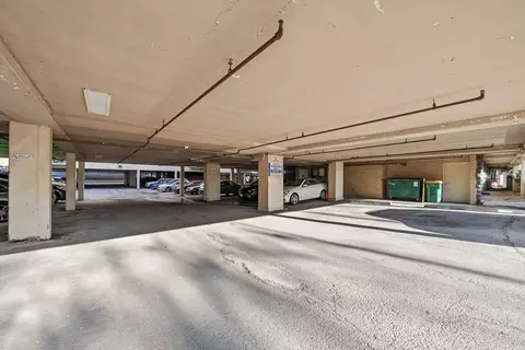 Exterior - 2772 E 75th St #5HS, Chicago, IL 60649 photo 3 of 6