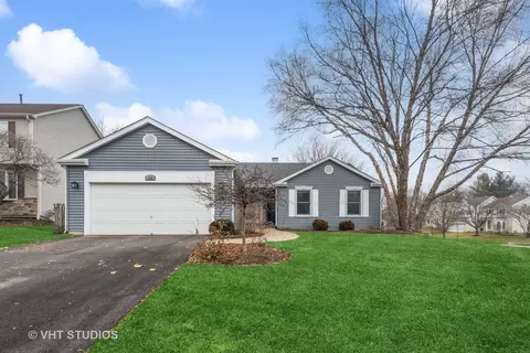 376 Timber Oaks Dr, North Aurora, IL 60542