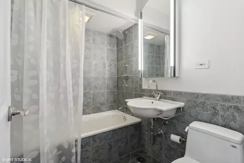 Bath - 33 E Cedar St #14H, Chicago, IL 60611 photo 1 of 1