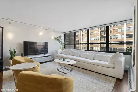 Living - 33 E Cedar St #14H, Chicago, IL 60611 photo 2 of 5
