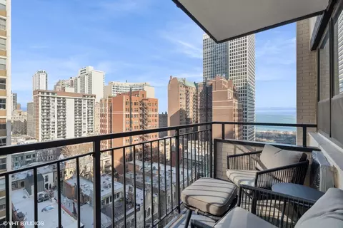 Exterior - 33 E Cedar St #14H, Chicago, IL 60611 photo 1 of 2
