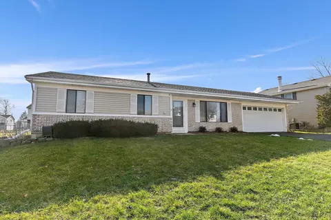 2315 Cove Dr, Hanover Park, IL 60133