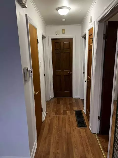 Entry Way - Undisclosed, Hazel Crest, IL 60429 photo 1 of 1