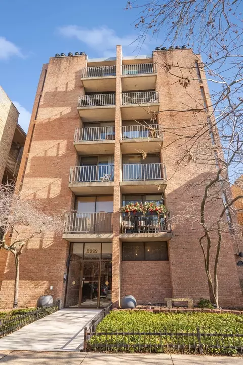 2333 N Geneva Ter #6D, Chicago, IL 60614