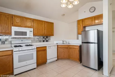 1643 Colfax Ct #2, Bartlett, IL 60103 photo 6