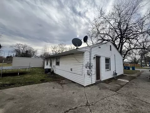Exterior - 650 N Hammes Ave, Kankakee, IL 60901 photo 2 of 4