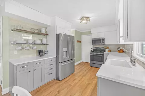 Kitchen - 6 Knottingham Ct, Bloomington, IL 61704 photo 5 of 5