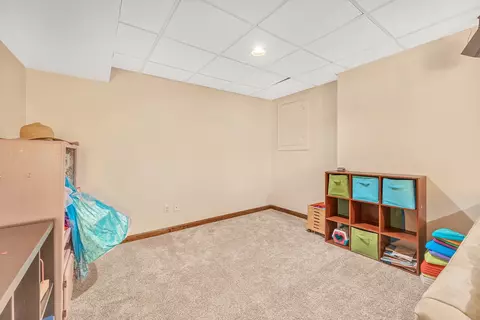 Bedroom - 6 Knottingham Ct, Bloomington, IL 61704 photo 11 of 11