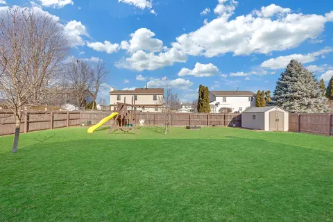 Exterior - 6 Knottingham Ct, Bloomington, IL 61704 photo 2 of 6