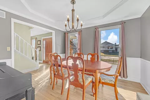 Dining - 6 Knottingham Ct, Bloomington, IL 61704 photo 2 of 3