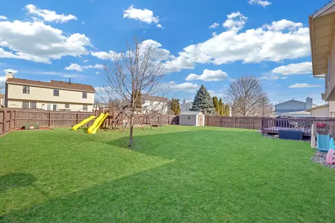 Exterior - 6 Knottingham Ct, Bloomington, IL 61704 photo 5 of 6