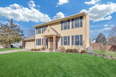 Exterior - 6 Knottingham Ct, Bloomington, IL 61704 photo 6 of 6