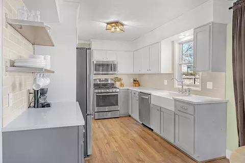 Kitchen - 6 Knottingham Ct, Bloomington, IL 61704 photo 1 of 5