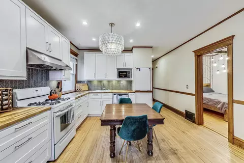 Kitchen - 3747 N Kostner Ave, Chicago, IL 60641 photo 3 of 5