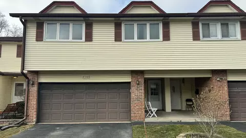 16348 Oxford Dr, Tinley Park, IL 60477
