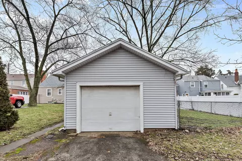 Exterior - 965 S Elm Ave, Kankakee, IL 60901 photo 4 of 5