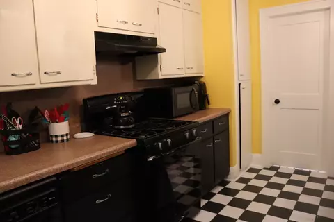 Kitchen - 965 S Elm Ave, Kankakee, IL 60901 photo 3 of 3